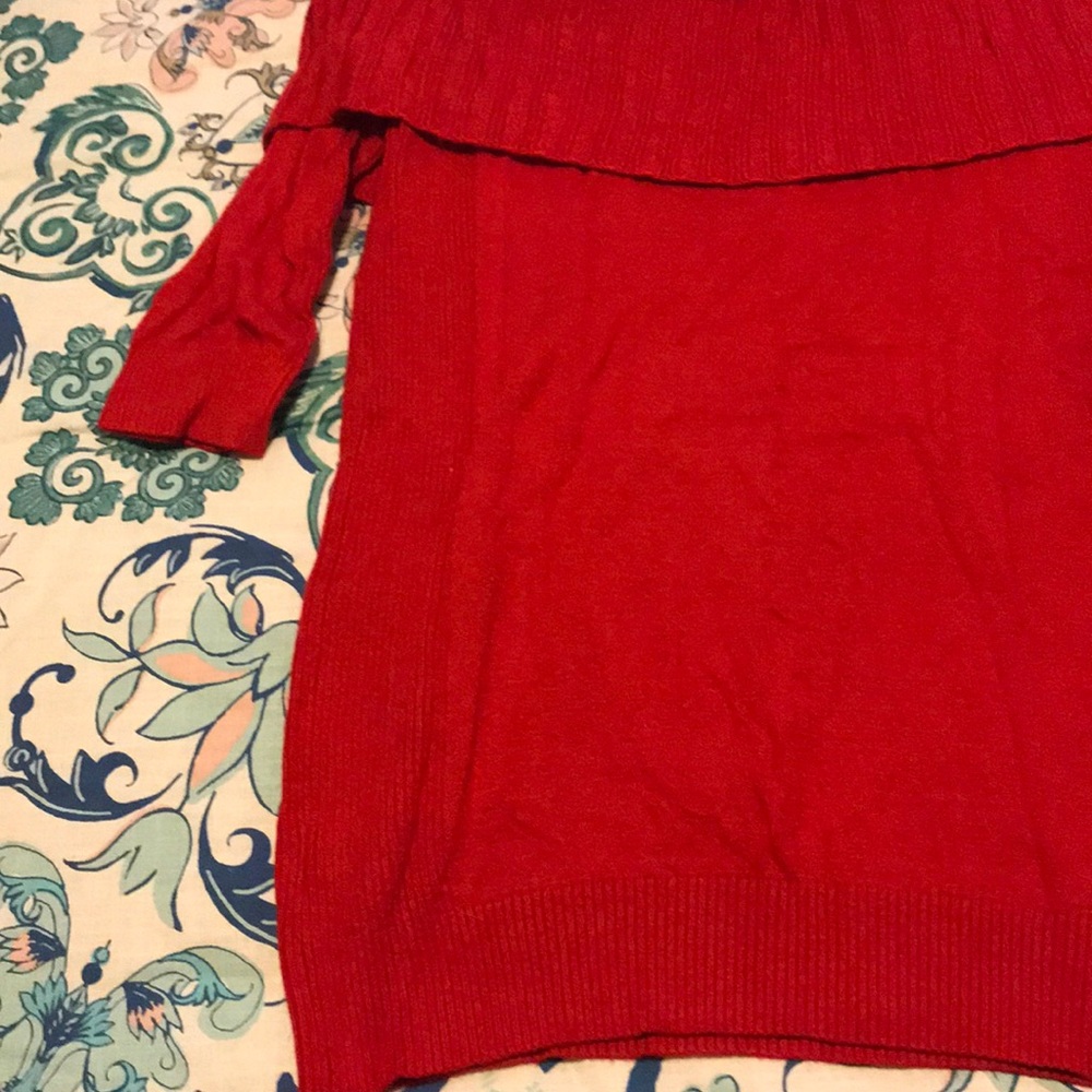 Small Express Red Sweater - Picture 3 of 3
